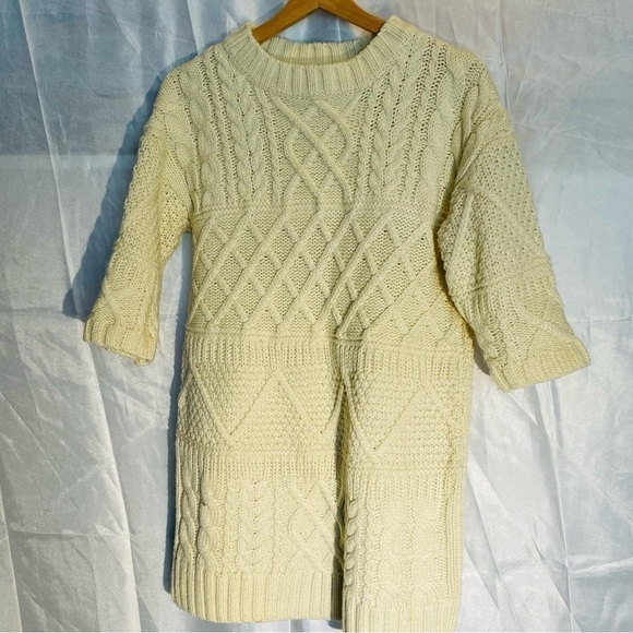 Forever 21 Sweater, Eggshell heavy cable knit. Sz Small Misses. Short sleeves. - Picture 1 of 7